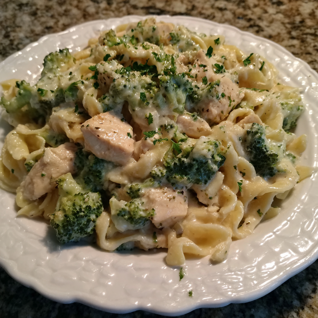 Slow Cooker Chicken Alfredo with Broccoli